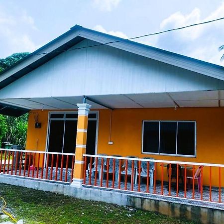 Mukut Coral Chalet Kampong Mukut ภายนอก รูปภาพ