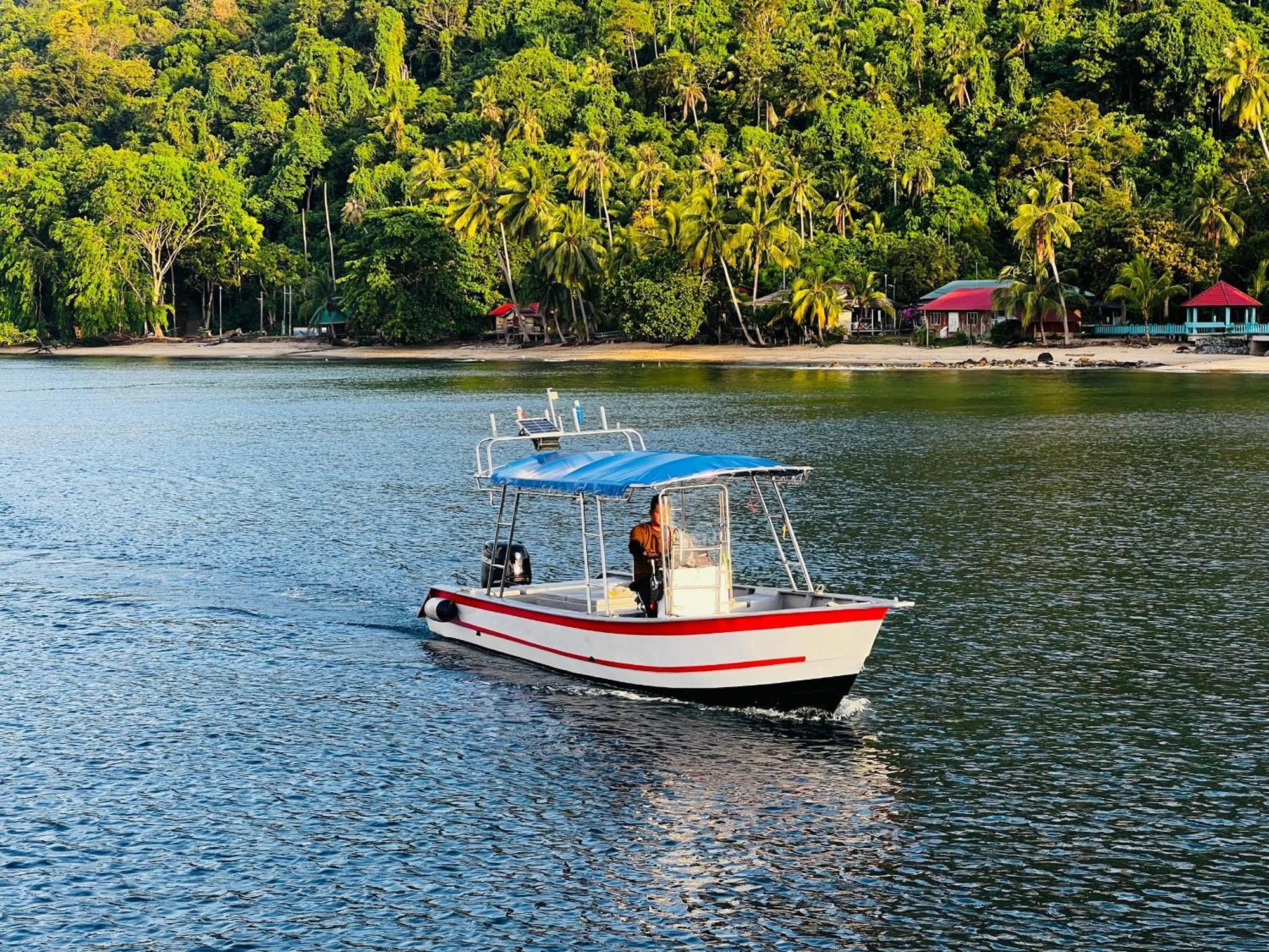Mukut Coral Chalet Kampong Mukut ภายนอก รูปภาพ