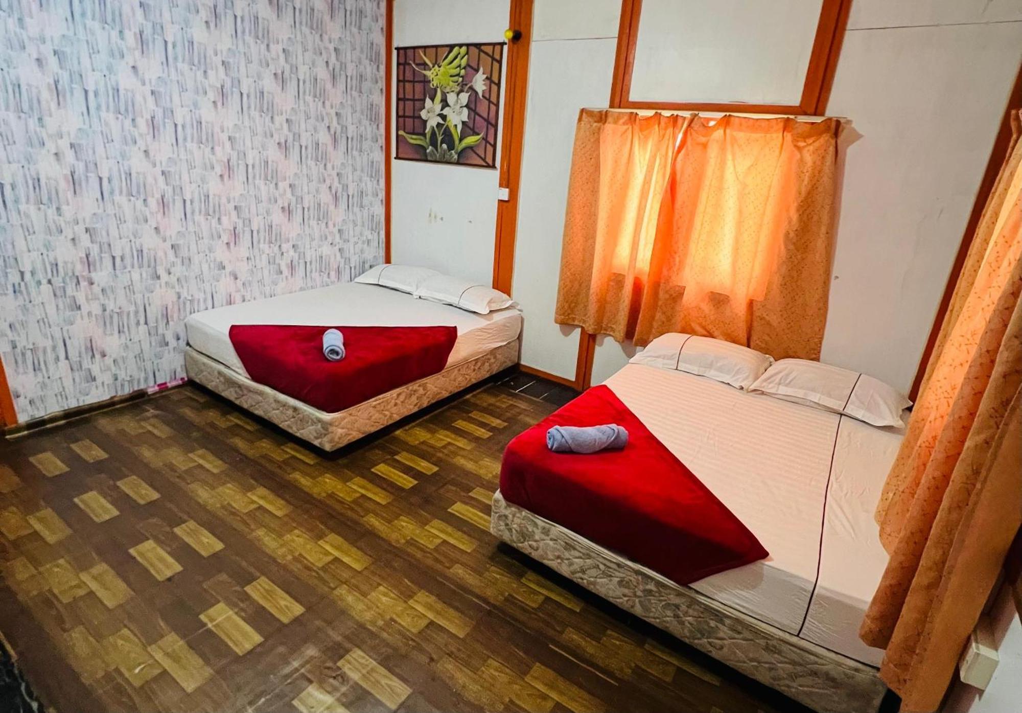 Mukut Coral Chalet Kampong Mukut ภายนอก รูปภาพ